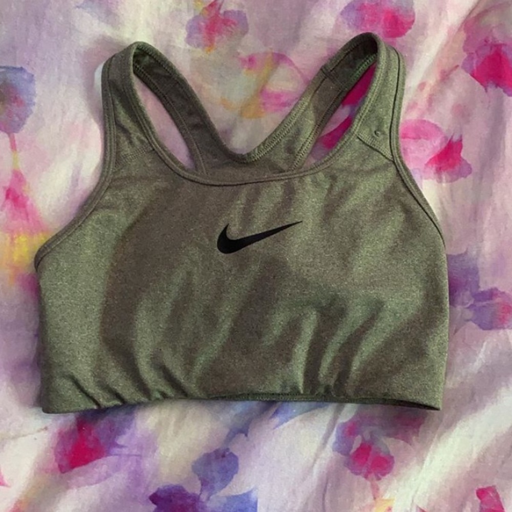 sports bra